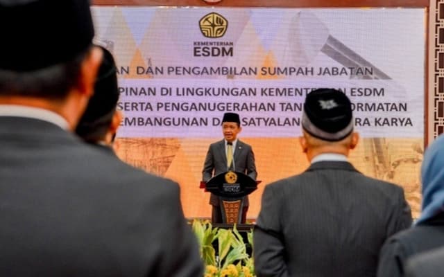 Bahlil Lantik 19 Pejabat Eselon II ESDM, Minta Arahan Prabowo Jadi Prioritas