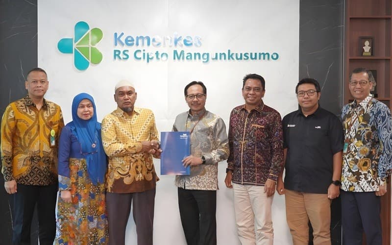 TASPEN Salurkan Manfaat bagi Nakes RSCM Korban Kecelakaan Kereta Bekasi Timur
