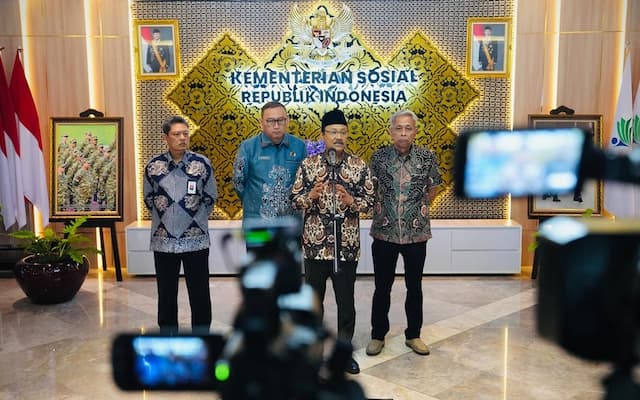 Mensos Bentuk Tim Khusus, Dalami Isu Pengadaan Sepatu Sekolah Rakyat
