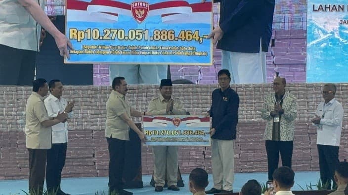 Disaksikan Prabowo, Jaksa Agung Serahkan Rp10,2 Triliun ke Menkeu Hasil Penertiban Kawasan Hutan