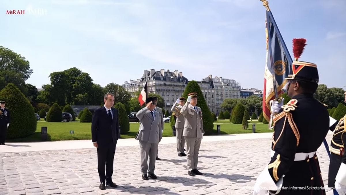 Kunjungan Kerja ke Prancis, Prabowo Tiba di Istana Elysee