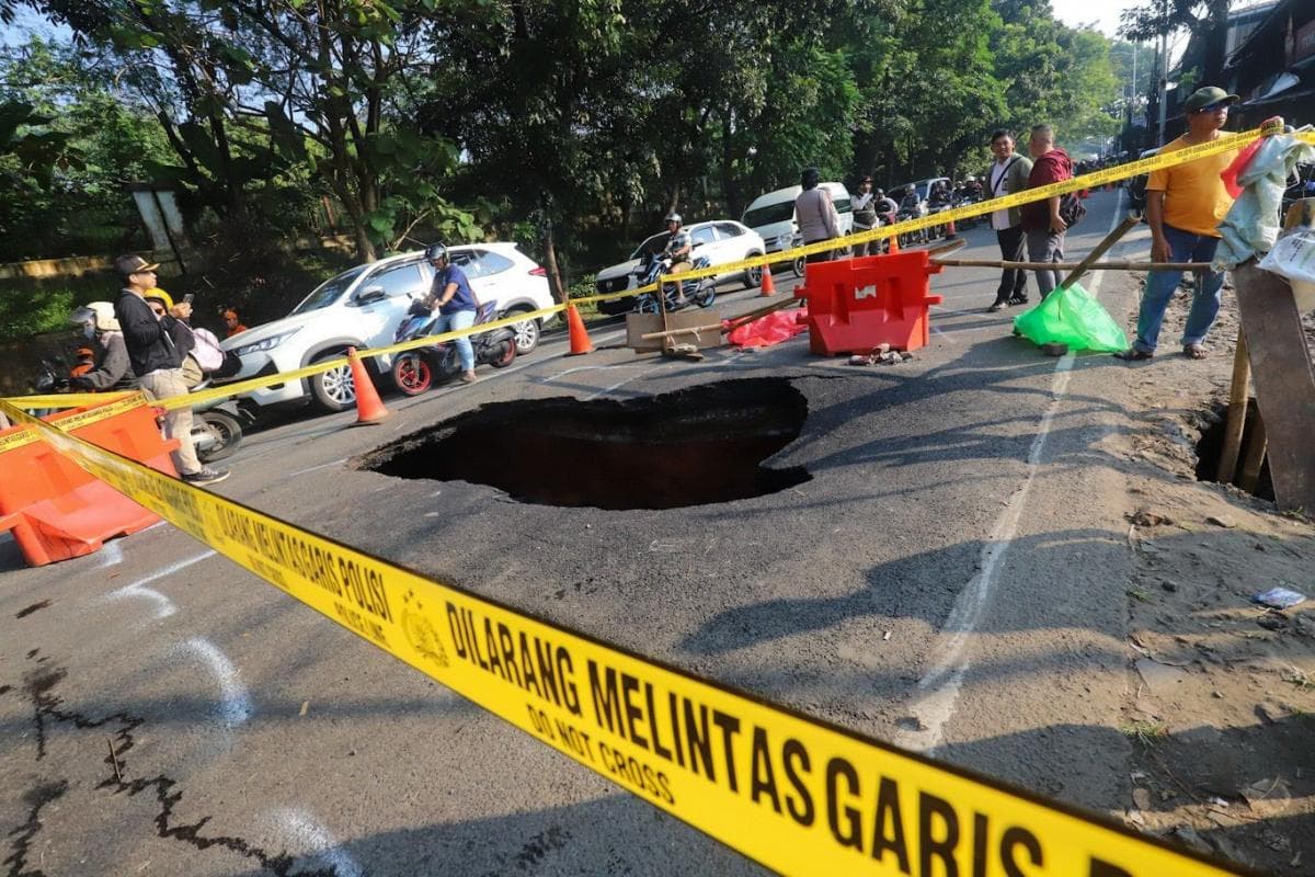 Ruas Jalan di Lenteng Agung Ambles, Simak Jalur Alternatif ke Depok Ruas Jalan di Lenteng Agung Ambles, Simak Jalur Alternatif ke Depok