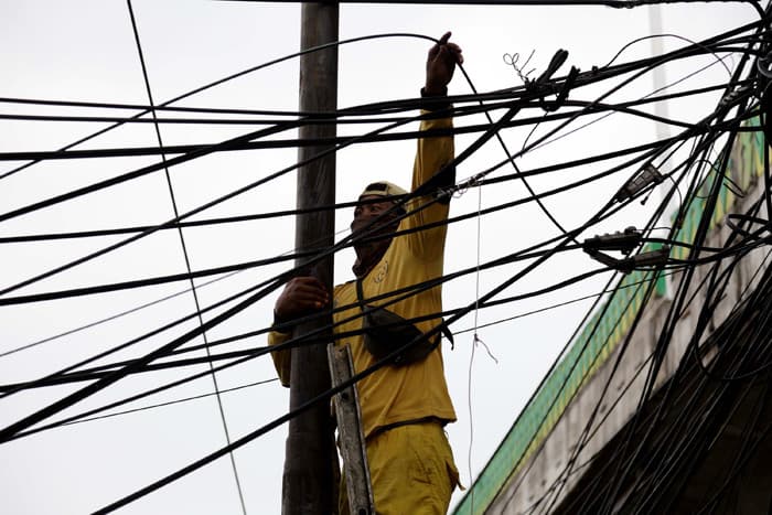 Pemprov DKI Akan Rapikan dan Pindahkan Kabel Semrawut ke Dalam Tanah
