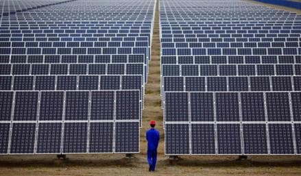 Deretan Emiten Garap Bisnis EBT, Siapa Terbesar?