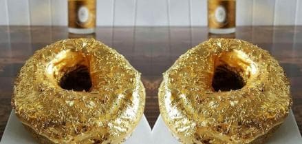 Sering Melihat Makanan Berlapis Emas? Inilah Hukum Makan Emas dalam Islam