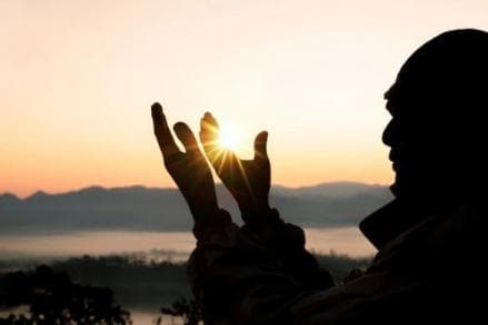 Coba Amalkan Ini, Doa agar Rezeki Lancar dan Berkah Datang Berlimpah