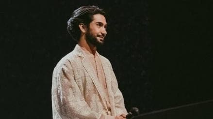 4 Artis yang Pernah Bekerja sebagai Pelayan Restoran, Ada Nama Reza Rahadian