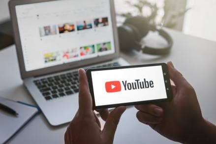 Dua Kisah Inspiratif Youtuber Sukses yang Hasilkan Cuan Miliaran dalam Satu Bulan