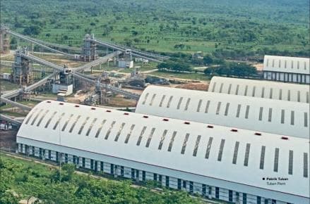 Jadi Emiten Pertama RI, Begini Lika-liku Semen Cibinong Bertransformasi Jadi SBI (SMCB)