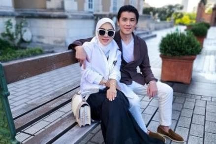 Inilah 5 Sumber Kekayaan Reino Barack, Suami Syahrini yang Tajir Melintir Inilah 5 Sumber Kekayaan Reino Barack, Suami Syahrini yang Tajir Melintir