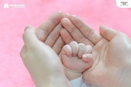 Jangan Salah, Simak Manfaat Penting Baby Oil untuk Bayi