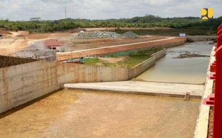 Progres Nyaris 100 Persen, Bendungan Sepaku Semoi Mulai Pengisian Awal