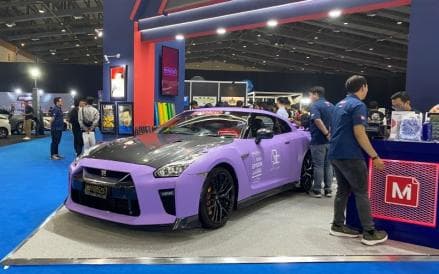 Mau Ganti Warna Mobil Tanpa Hilangkan Cat Asli? Begini Caranya