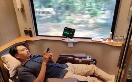 Harga Kereta Suite Clas Nyaris Sama dengan Tarif Pesawat, Ini Kata Dirut KAI