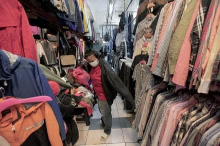 Tepatkah Langkah Pemerintah Berantas Thrifting Baju Impor Bekas?