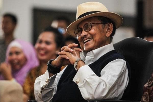 12 Kata-Kata BJ Habibie tentang Kesuksesan, Quotes Inspiratif untuk Semangat Diri