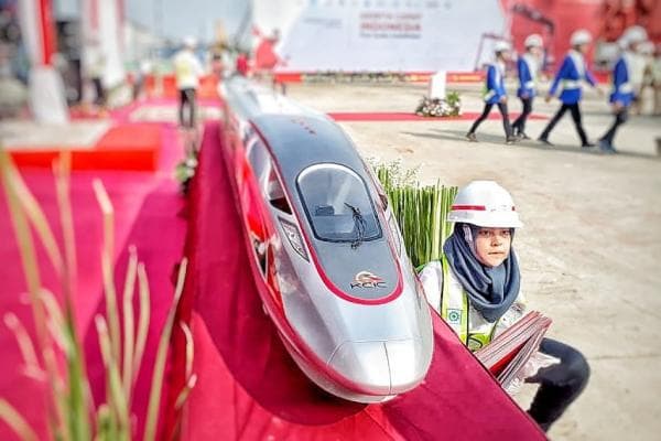 Rute Kereta Cepat Whoosh Mau Diperpanjang, Waktu Tempuh Jakarta-Surabaya Cuma Dua Jam