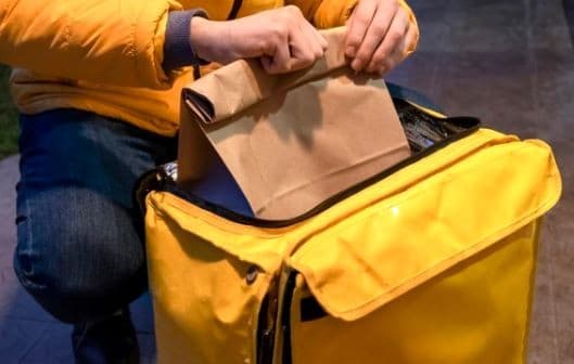 Cash by Sender Artinya Apa? Istilah-Istilah dalam Jasa Ekspedisi yang Patut Diingat