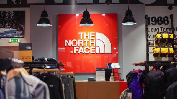 Produk Viral karena Customer Kecewa, Siapa Pemilik Perusahaan The North Face?