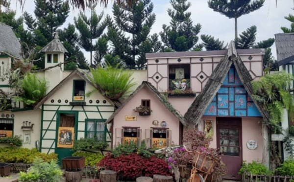 Harga Tiket Masuk Farm House Bandung 2023