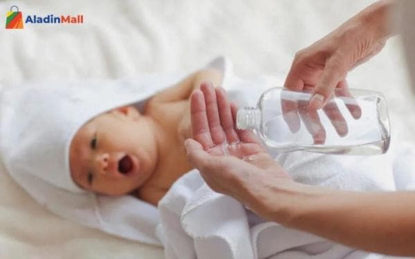 Manfaat Minyak Telon untuk Bayi dan Anak-Anak, Ampuh Redakan Gejala Eksim 