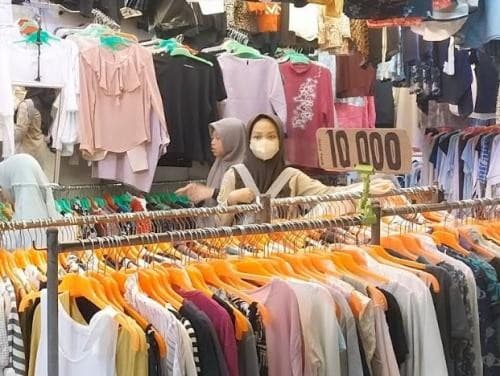 Apa itu Baju Preloved? Ini Bedanya dengan Thrift 