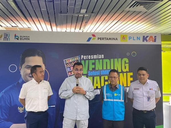 Perluas Pasar UMKM, Erick Thohir Sediakan Vending Machine di Stasiun Kereta