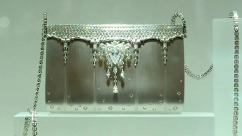 Harga Tas Asli Hermes Termahal: Laku Rp30 Miliar, Dibuat dari Emas dan Berlian Asli