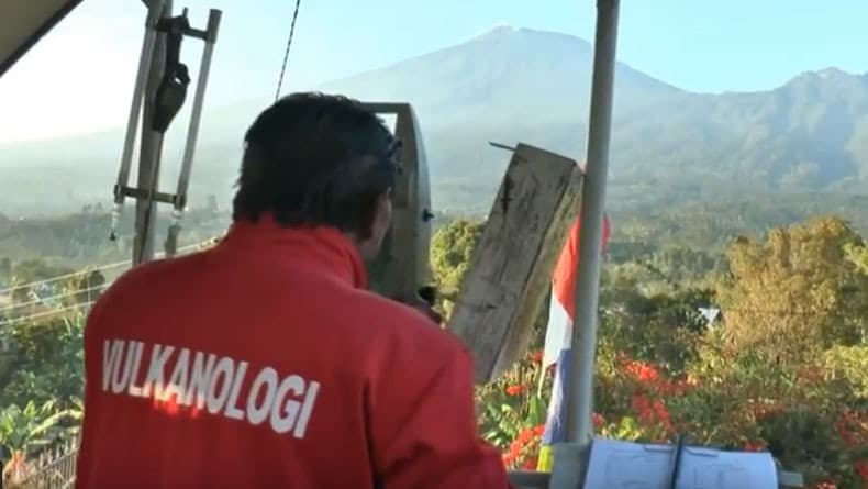 Gunung Slamet Diguncang 541 Gempa Embusan, Pendaki Dilarang Naik ke Puncak