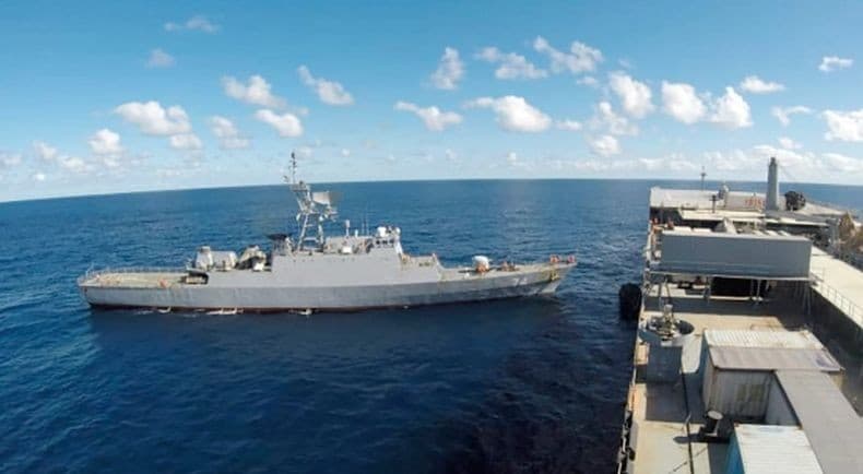 Panas! Iran Tutup Selat Hormuz dari Laut Arab, Peringatkan Kapal Perang AS Tak Mendekat