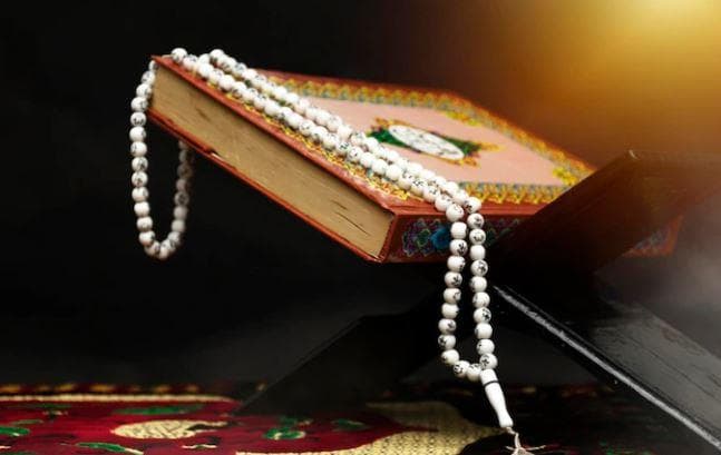 Bacaan 10 Ayat Pertama Surat Al Kahfi: Teks Arab dan Artinya Lengkap Keutamaanya