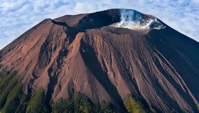 5 Jalur Pendakian Gunung Slamet Tercepat, Nomor 3 Paling Menantang