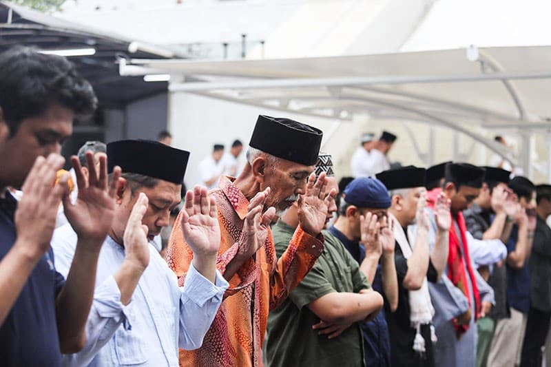 Bacaan Takbir 7x Sholat Idul Adha, Lengkap Teks Arab dan Artinya