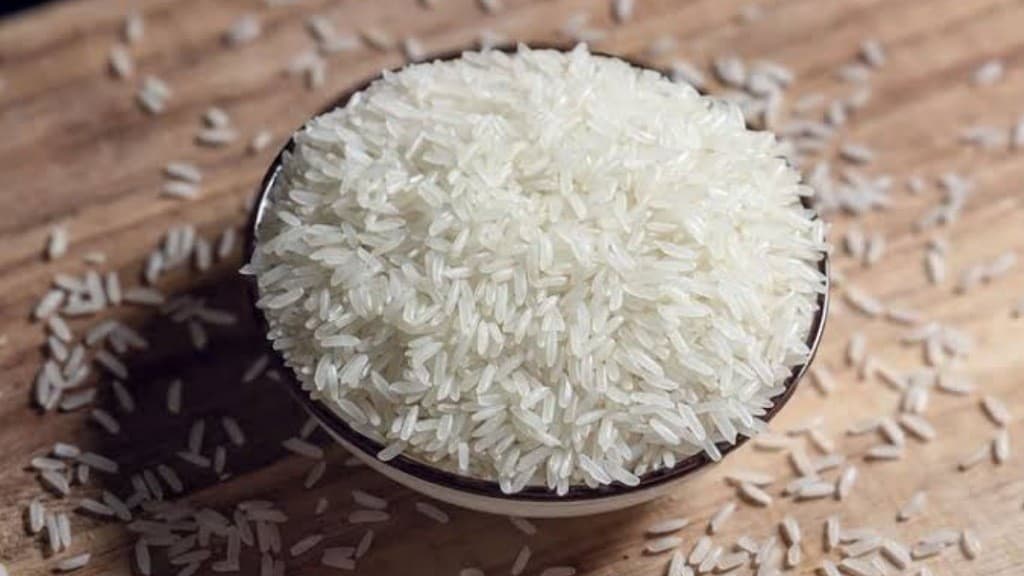 Pemerintah Perpanjang Bantuan Beras dan Minyak Goreng hingga April, Sasar 33,2 Juta Penerima