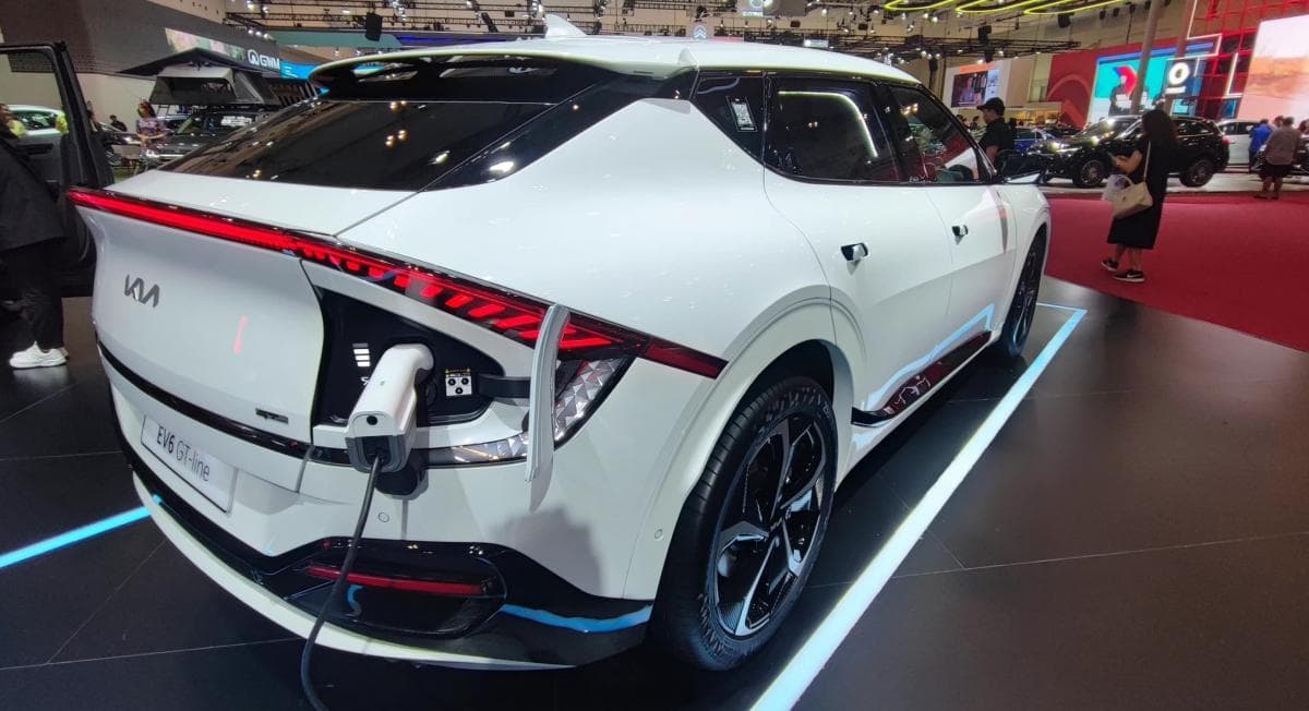 Pajak Baru Berlaku, Pemilik Mobil Listrik Siap Rogoh Kocek Lebih Dalam