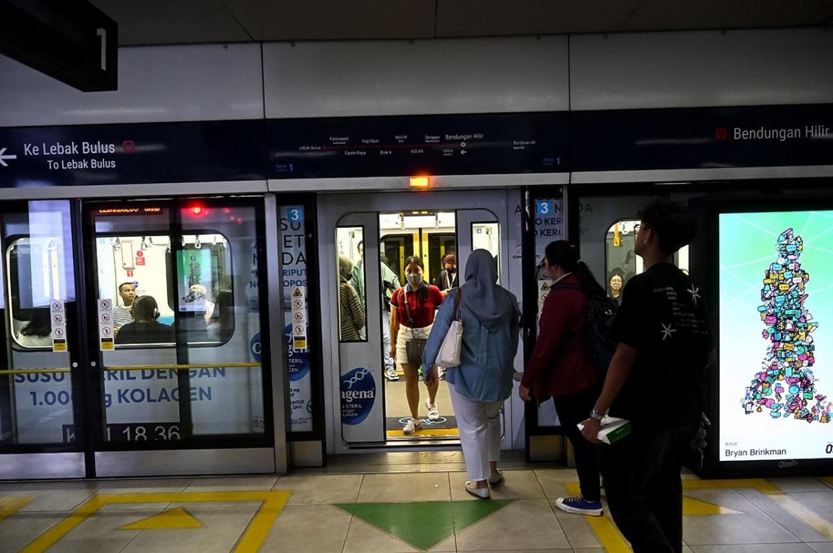 Gangguan Listrik, Sejumlah Stasiun MRT Jakarta Alami Blackout