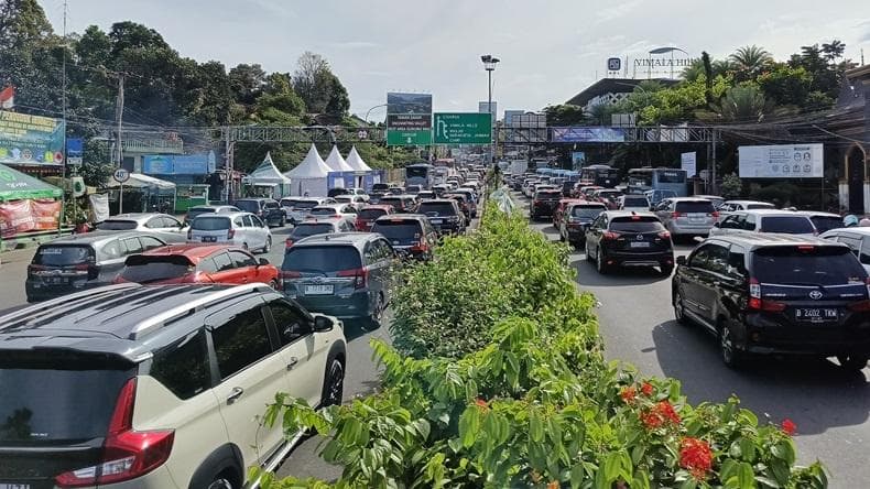 Long Weekend Kenaikan Yesus Kristus, Tol Jagorawi One Way Arah Puncak