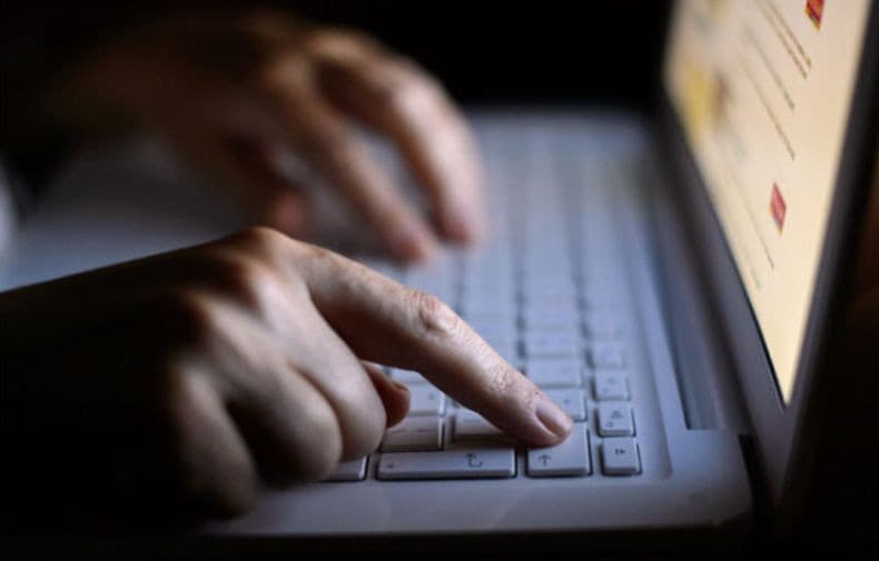 Survei APJII: Pengguna Internet RI Capai 235 Juta Orang, Melonjak Dibanding Tahun Lalu