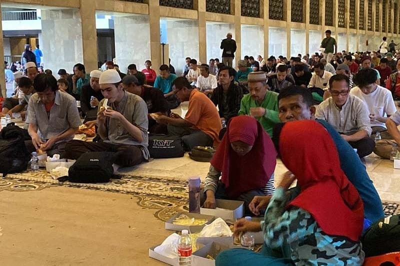 Jadwal Buka Puasa Jakarta Hari Ini 5 Maret 2026 Disertai Doa Berbuka