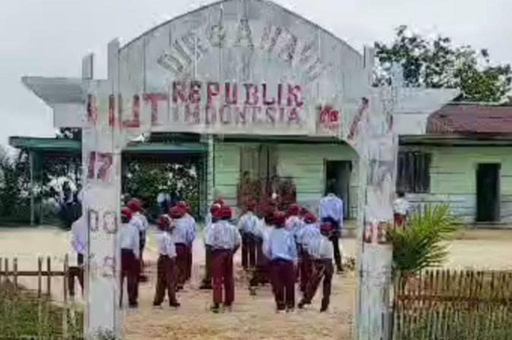 Miris! 80 Tahun Merdeka Sekolah di Muarojambi Masih Reyot dan Desa Belum Dialiri Listrik