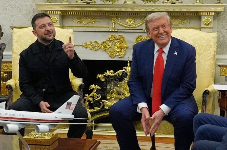 Senyum Lebar Trump-Zelensky hingga Bertukar Cenderamata Setelah Bahas Perang