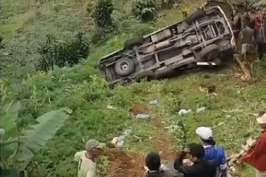 Kecelakaan Minibus Elf Rombongan Guru MAN 2 Tegal Masuk Jurang di Banjarnegara, 8 Orang Luka