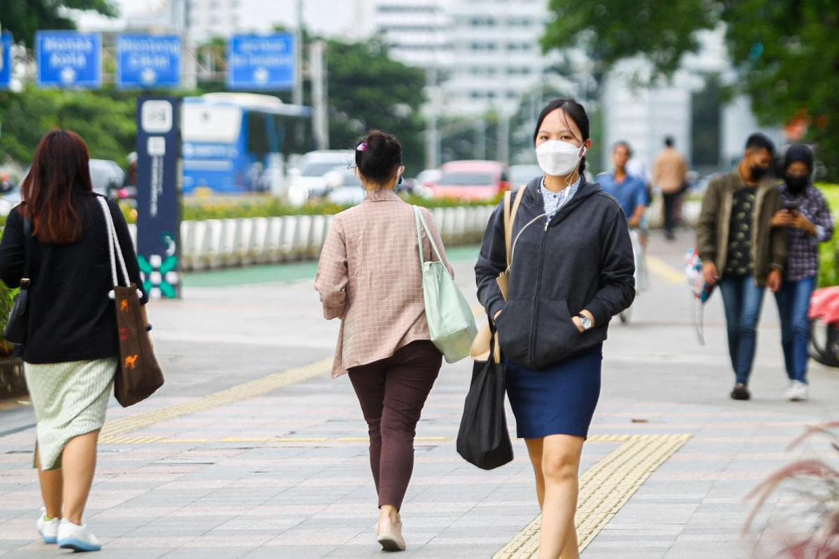 Ahli Kesehatan Sarankan Pakai Masker saat Cuaca Panas, Ini Alasannya!