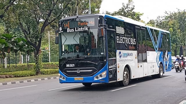 Jangan Lupa! Hari Ini Terakhir Naik Transjakarta hingga LRT Jabodebek Cuma Rp1