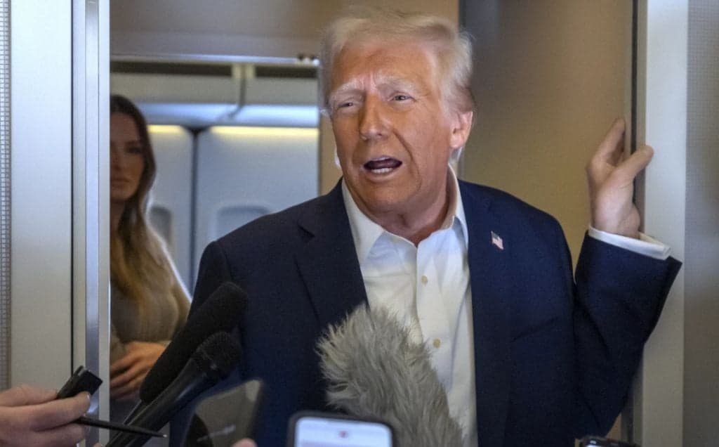 Posting-an Video Barack Obama Bertubuh Monyet, Trump: Bukan Salah Saya!