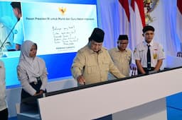 Pesan Prabowo ke Murid se-Indonesia: Hormati Guru, Cintai Tanah Air Kita