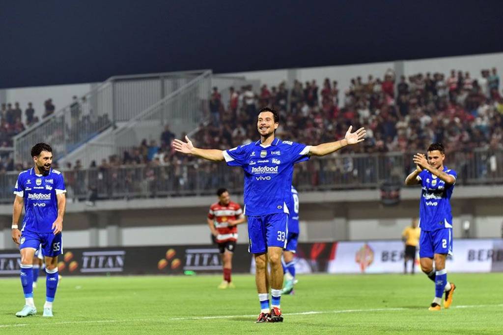 Thom Haye Langsung Tegaskan Target Persib: Lupakan ACL 2, Gaspol Hajar Malut United