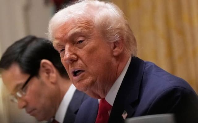 2 Jenderal Top AS Briefing Trump soal Potensi Menyerang Iran