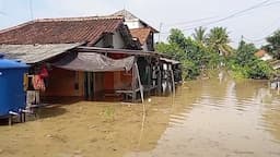 Banjir Karawang Meluas, Ratusan Rumah Terendam dan Warga Dievakuasi