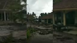 Banjir Lahar Hujan Gunung Semeru Terjang Permukiman, Warga Lumajang Panik